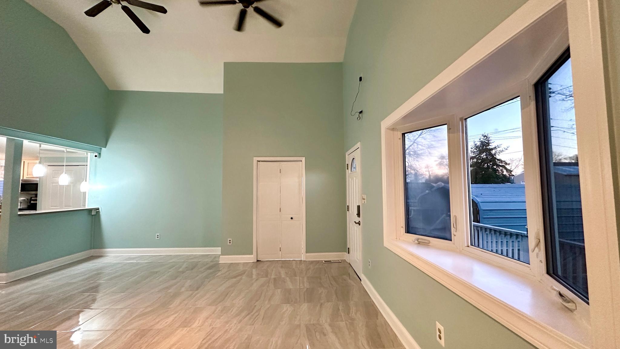 PARADISE BEACH - Residential