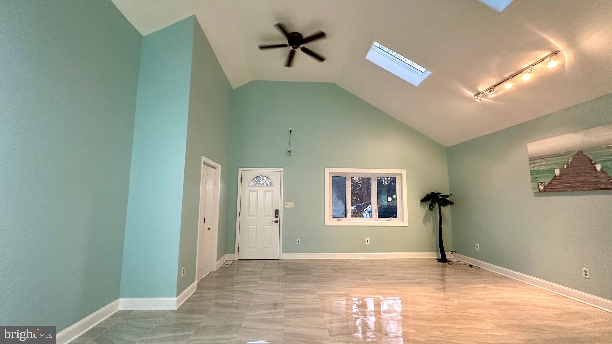 PARADISE BEACH - Residential