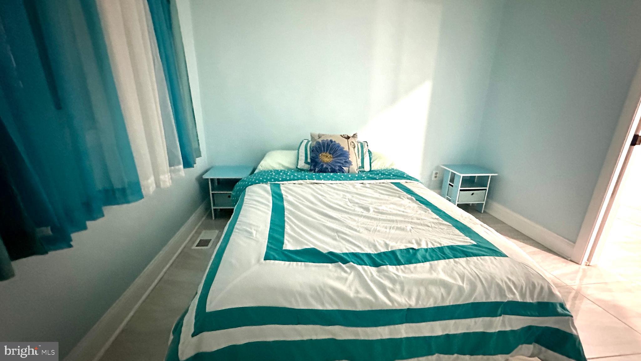 PARADISE BEACH - Residential