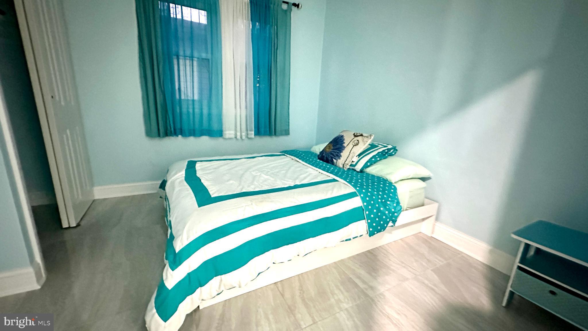 PARADISE BEACH - Residential