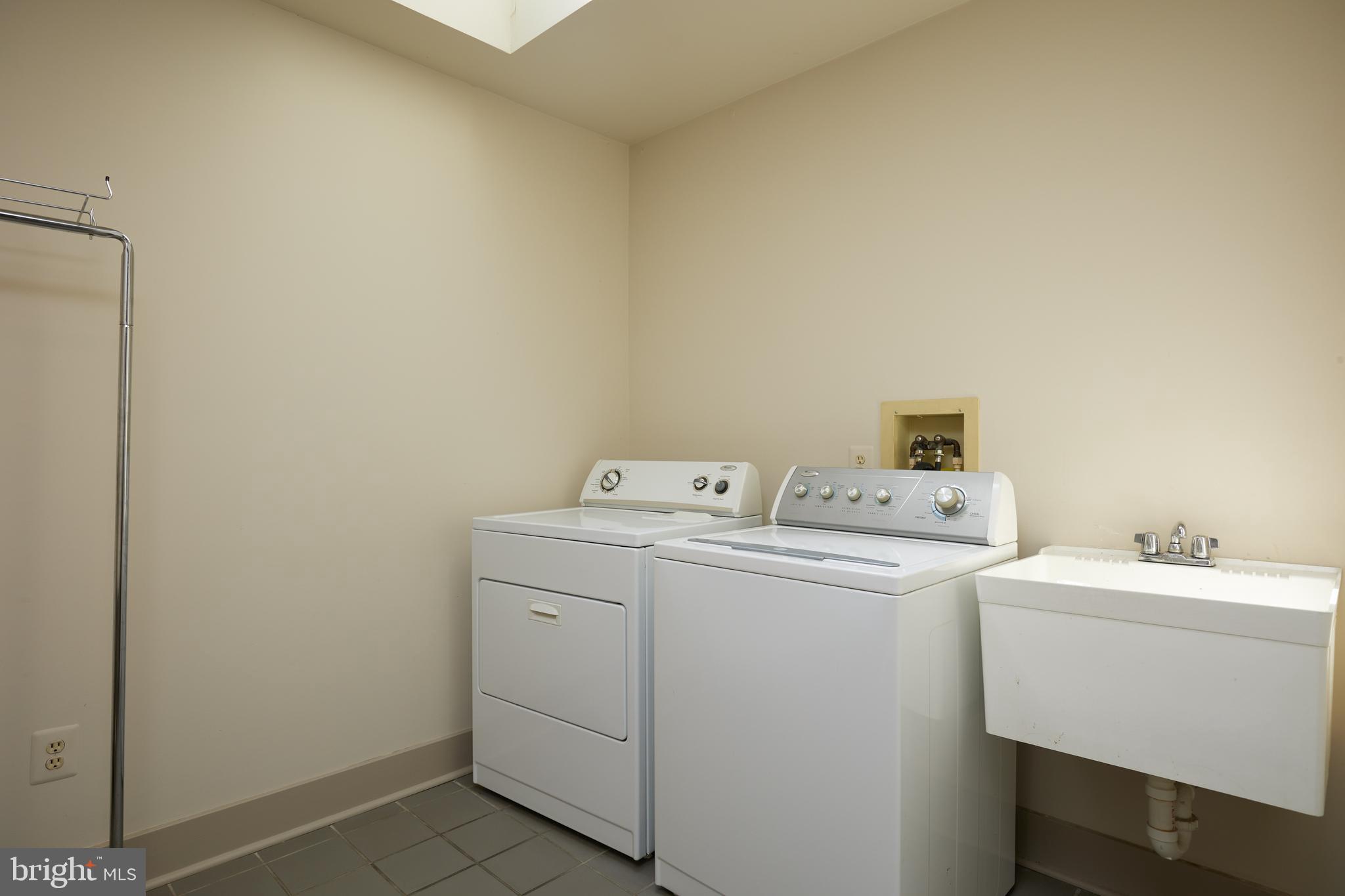 BARNESVILLE OUTSIDE - Residential