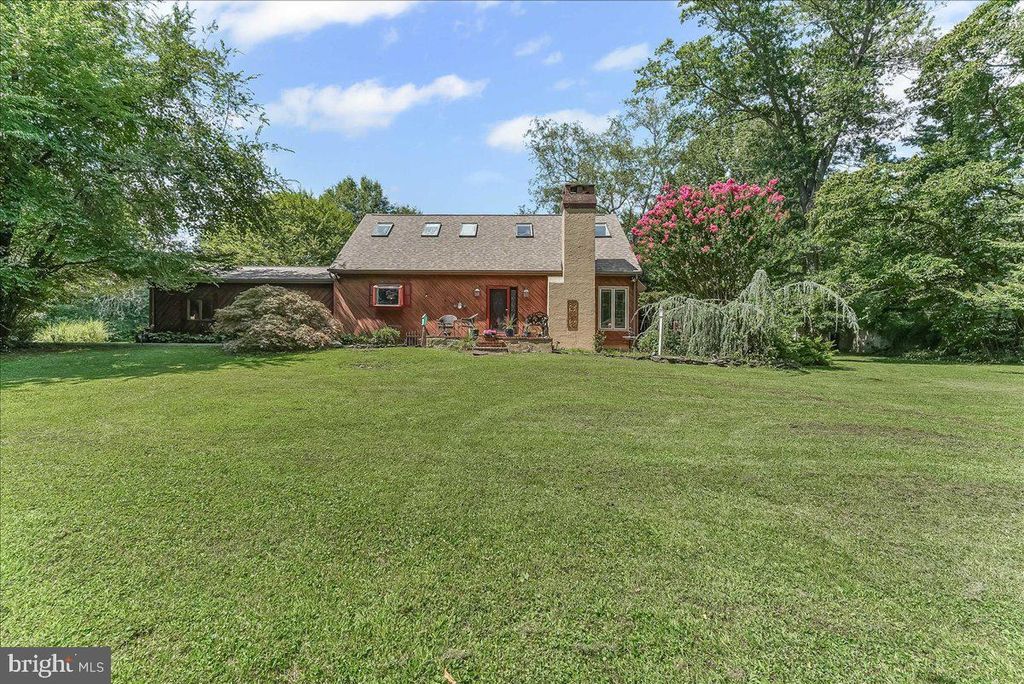 Photo of 962 E Baltimore Pike, KENNETT SQUARE, PA 19348 (MLS # PACT2105934)