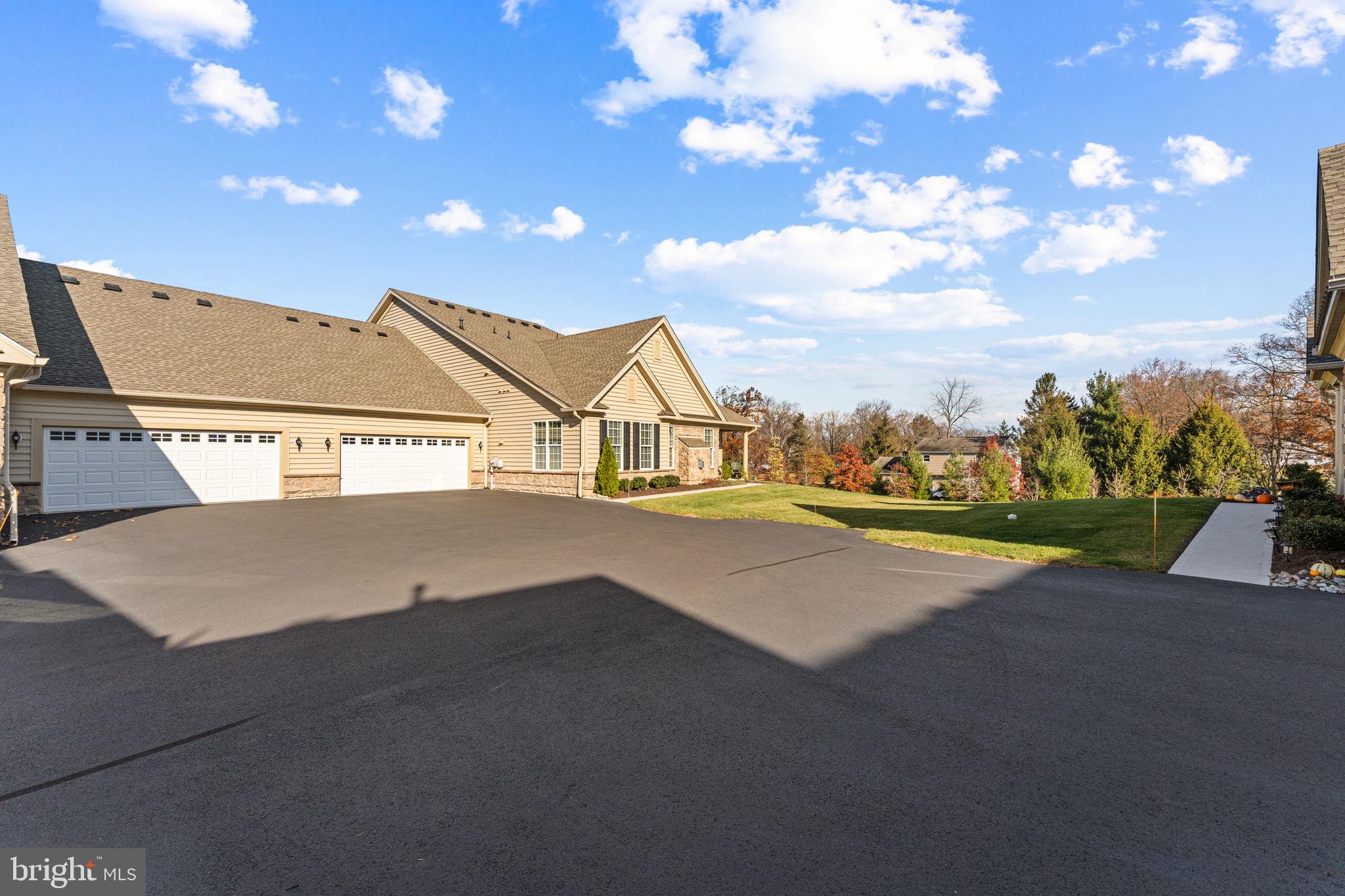 REGENCY AT HILLTOWN - Residential