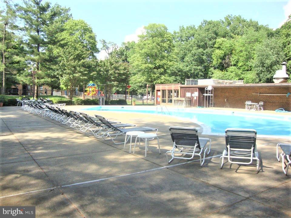 CHESTNUT GROVE - Residential