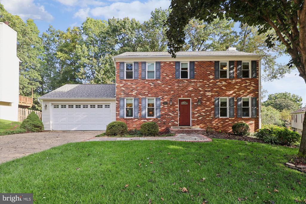 Photo of 9352 Chestnut Knolls Drive, FAIRFAX, VA 22032 (MLS # VAFX2270022)