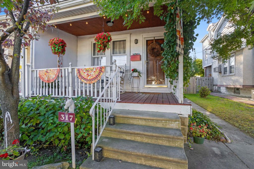 Photo of 317 N Llanwellyn Avenue, GLENOLDEN, PA 19036 (MLS # PADE2104070)