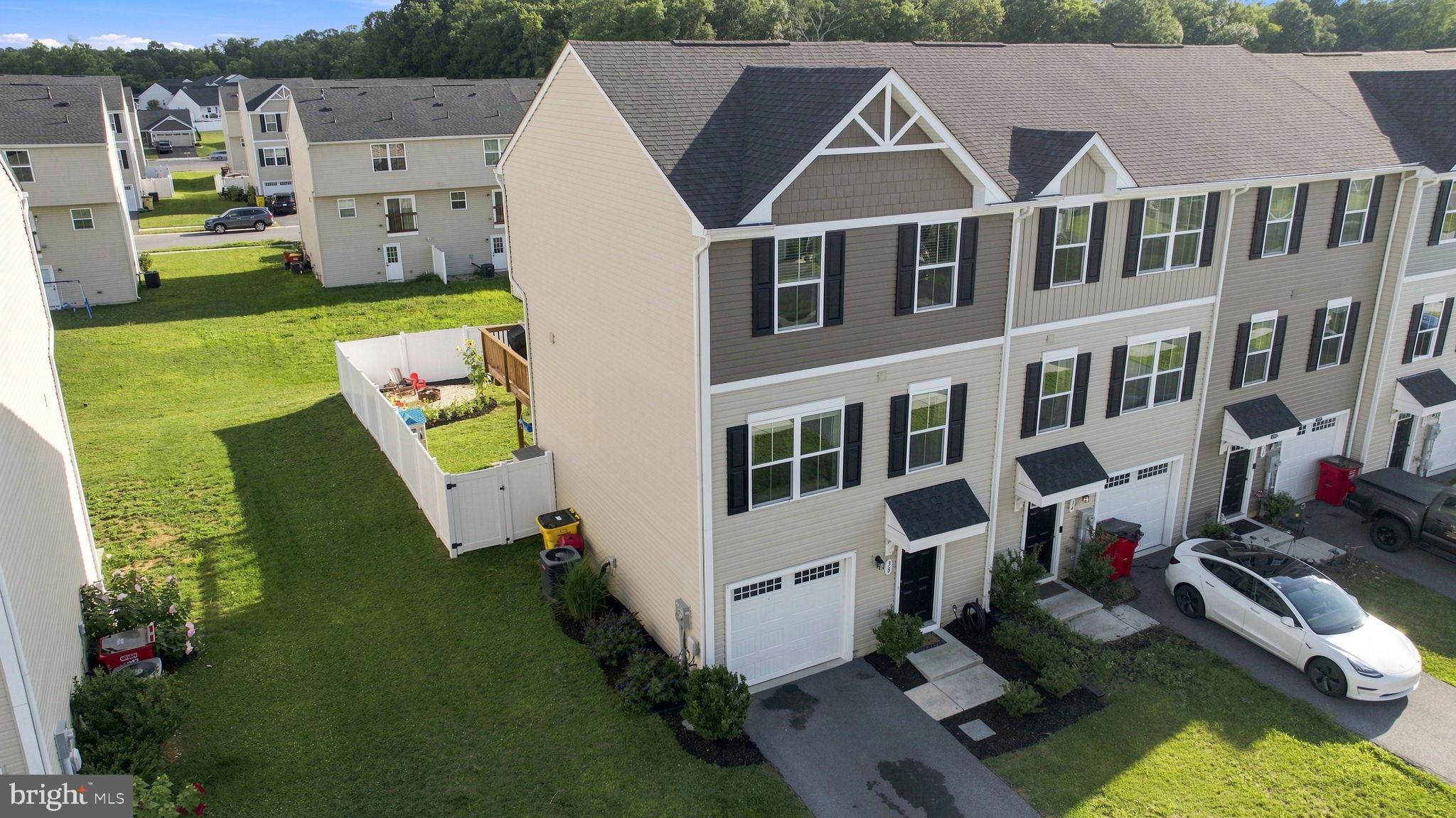 38 SNICKERS COURT