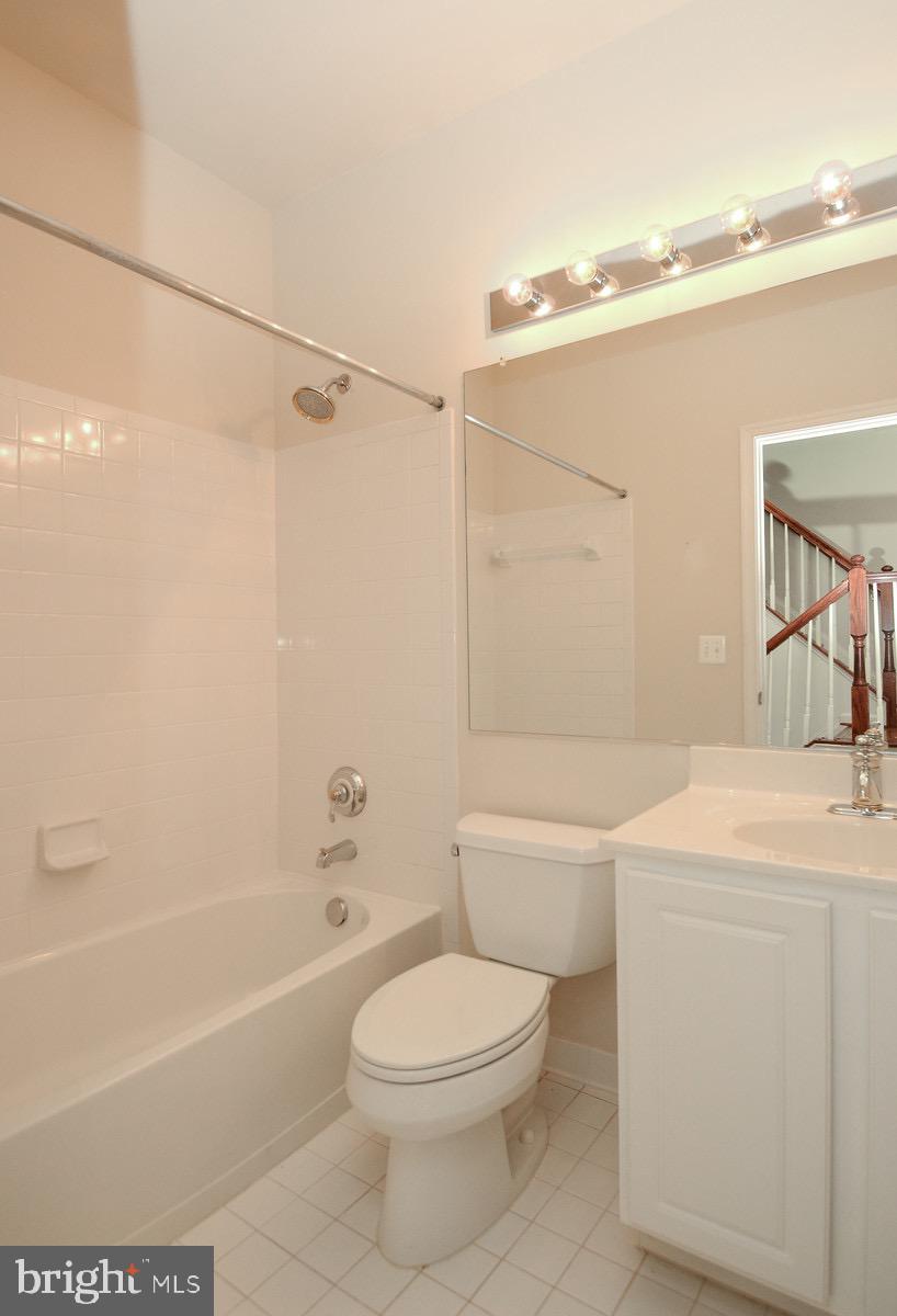 BELMONT BAY - Residential Lease