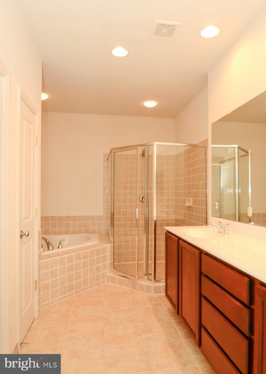 BELMONT BAY - Residential Lease