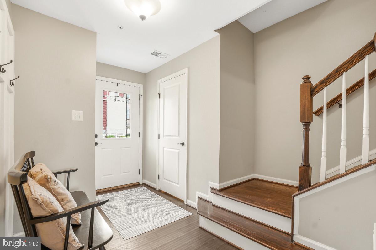 729 RAVENWOOD DRIVE