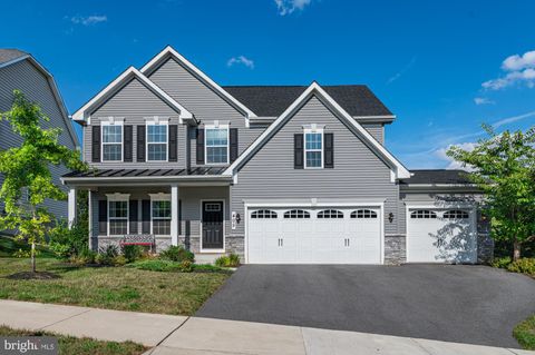 Photo of 405 Potomac View Parkway, BRUNSWICK, MD 21716 (MLS # MDFR2081182)