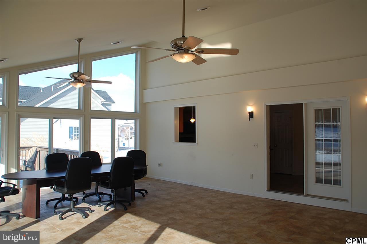 HALLWOOD HEIGHTS - Residential