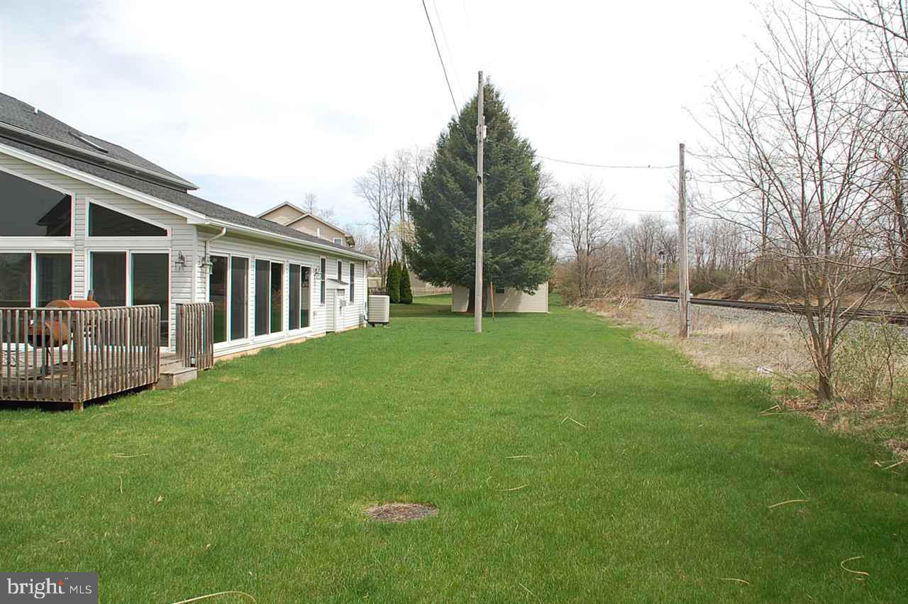 HALLWOOD HEIGHTS - Residential