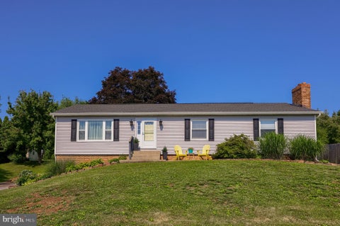 Photo of 8 Kay Drive, LANCASTER, PA 17603 (MLS # PALA2089700)