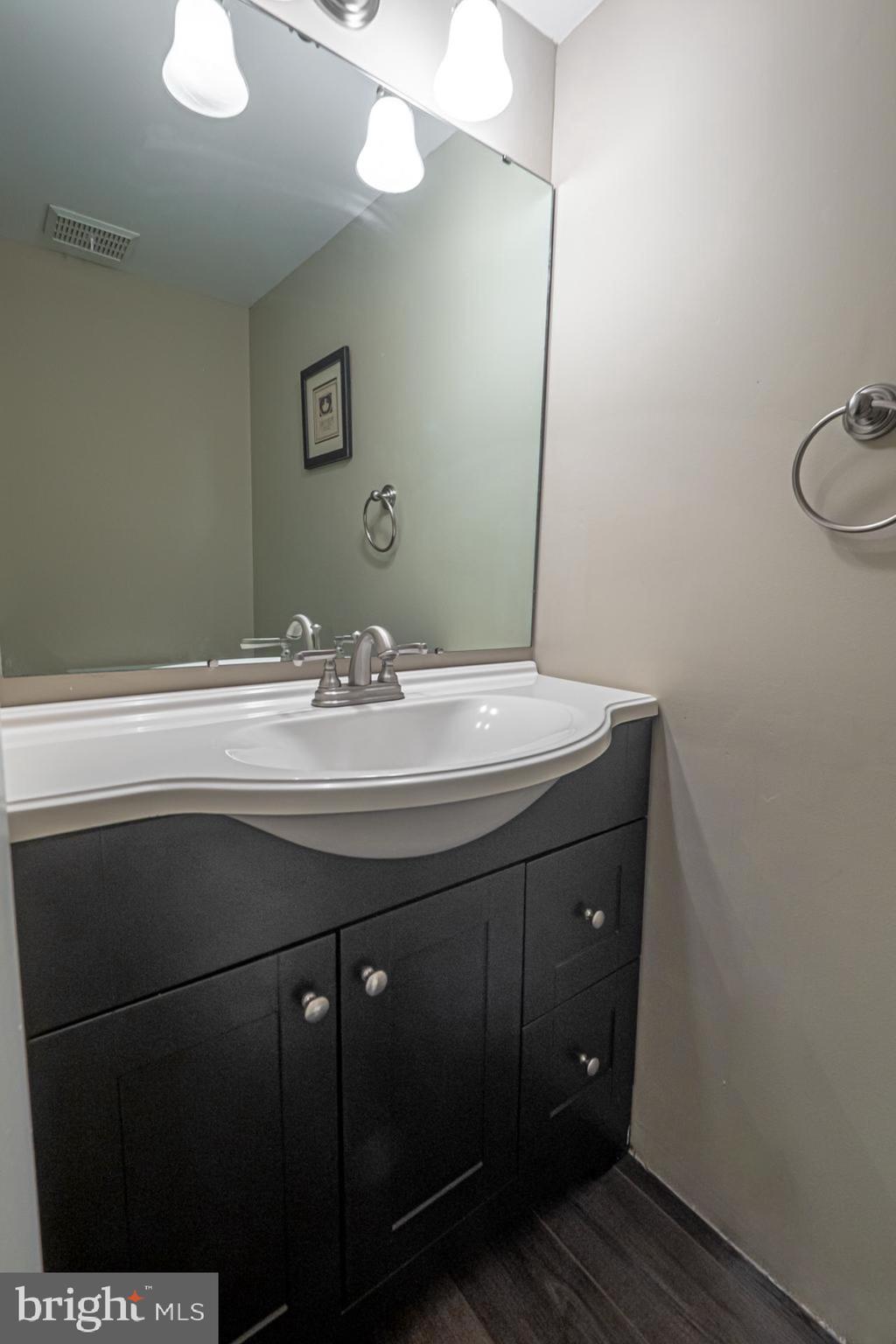 SUMMIT HOUSE - Residential Lease