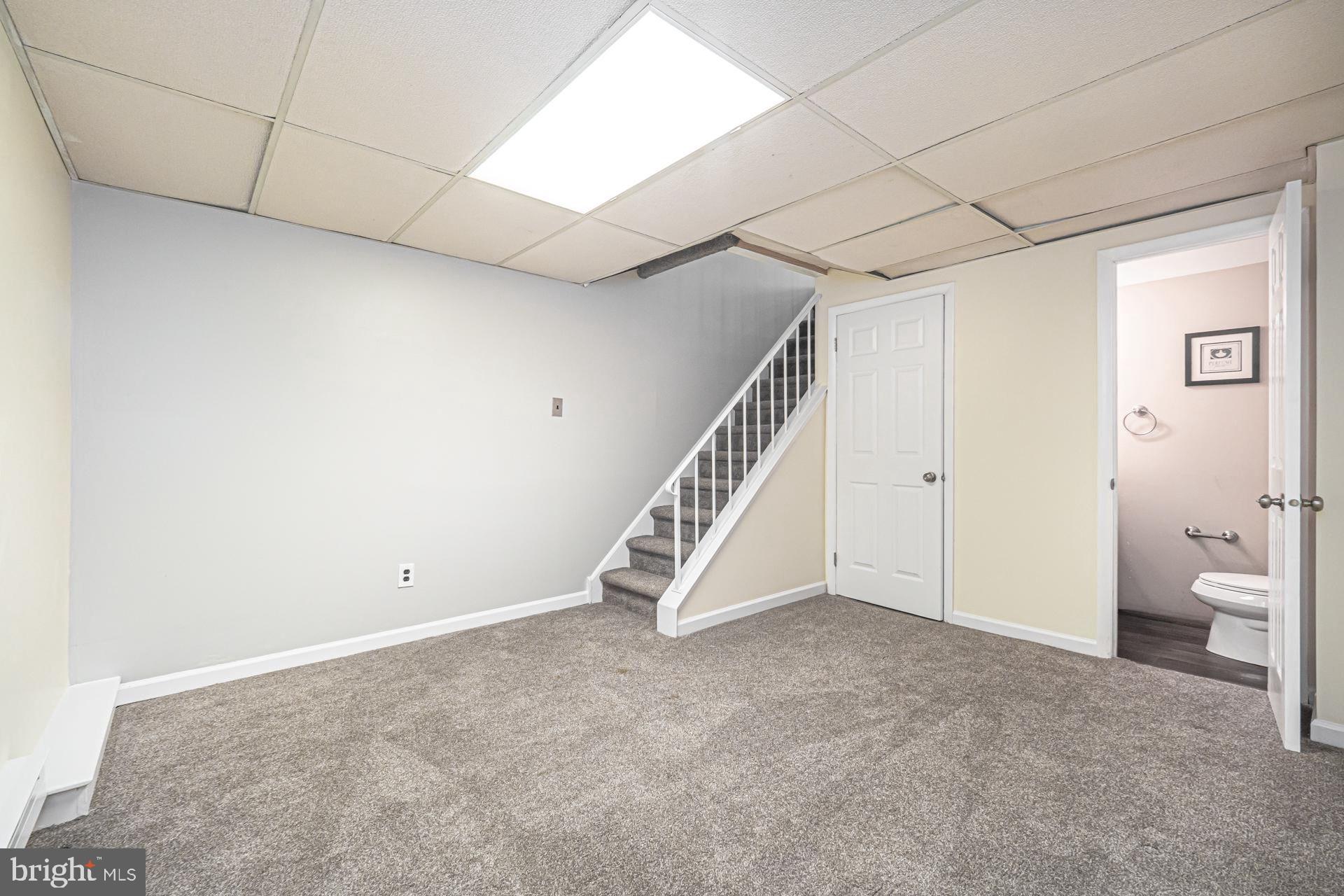 SUMMIT HOUSE - Residential Lease