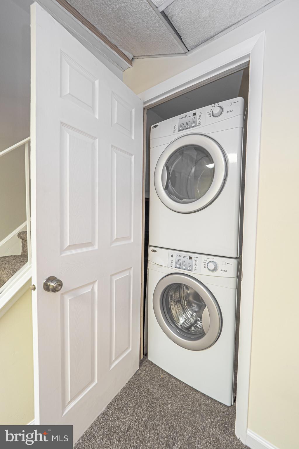 SUMMIT HOUSE - Residential Lease