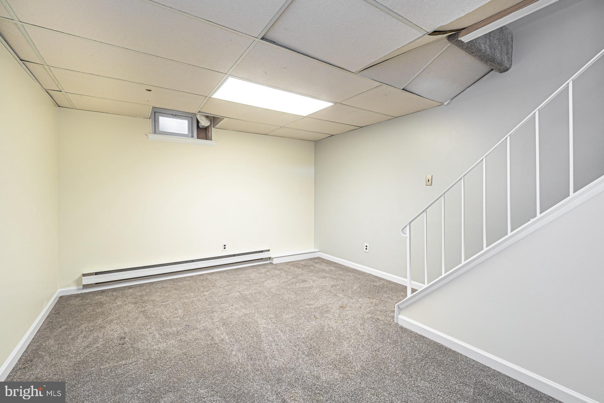 SUMMIT HOUSE - Residential Lease