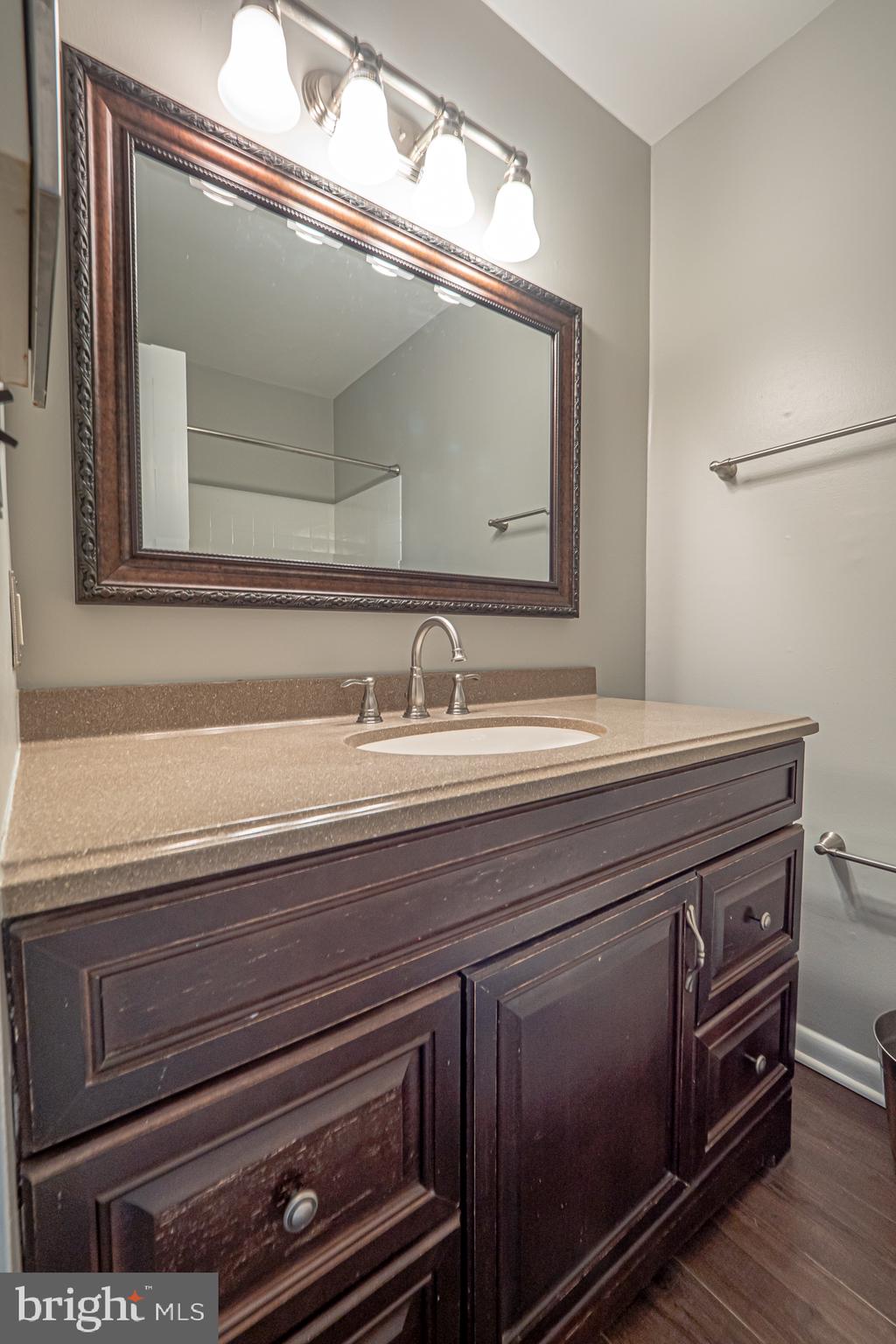 SUMMIT HOUSE - Residential Lease