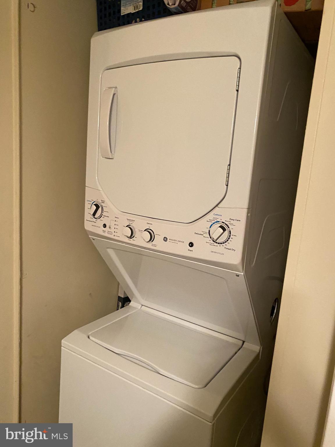 SUMMERTREE CONDO APTS - Residential