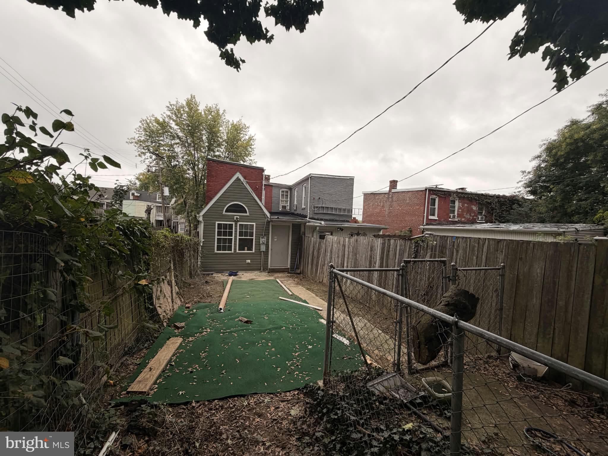 326 E GAS AVENUE