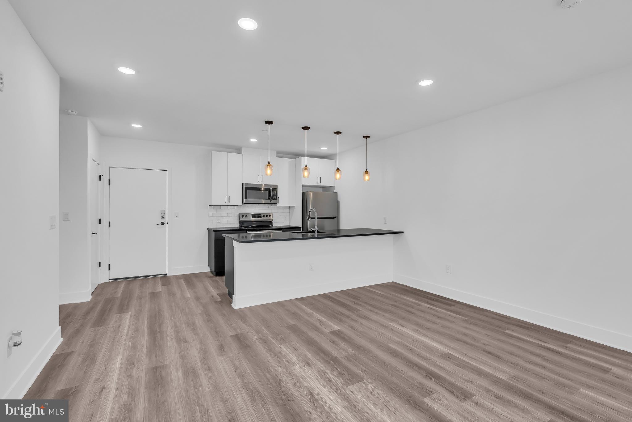 OLDE KENSINGTON - Residential Lease