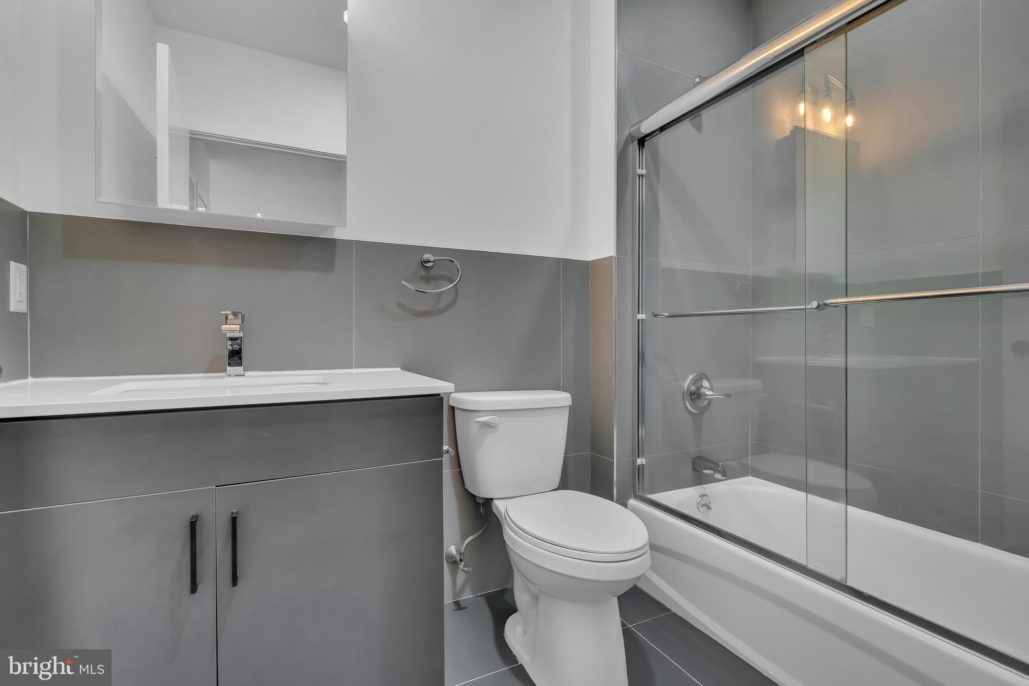 OLDE KENSINGTON - Residential Lease