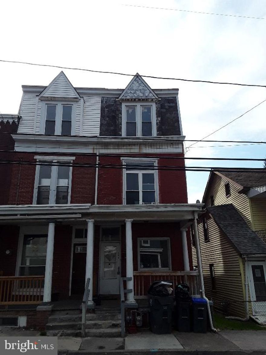 INVESTOR ALERT!!  5 bedroom 1 bath tenant occupied, property is ideal for the investor in search of value and increasing CASH FLOW!!  Tenant is long term, Section 8 with carry over rental income!!  Take advantage of this unique situation and make this one Yours TODAY!!