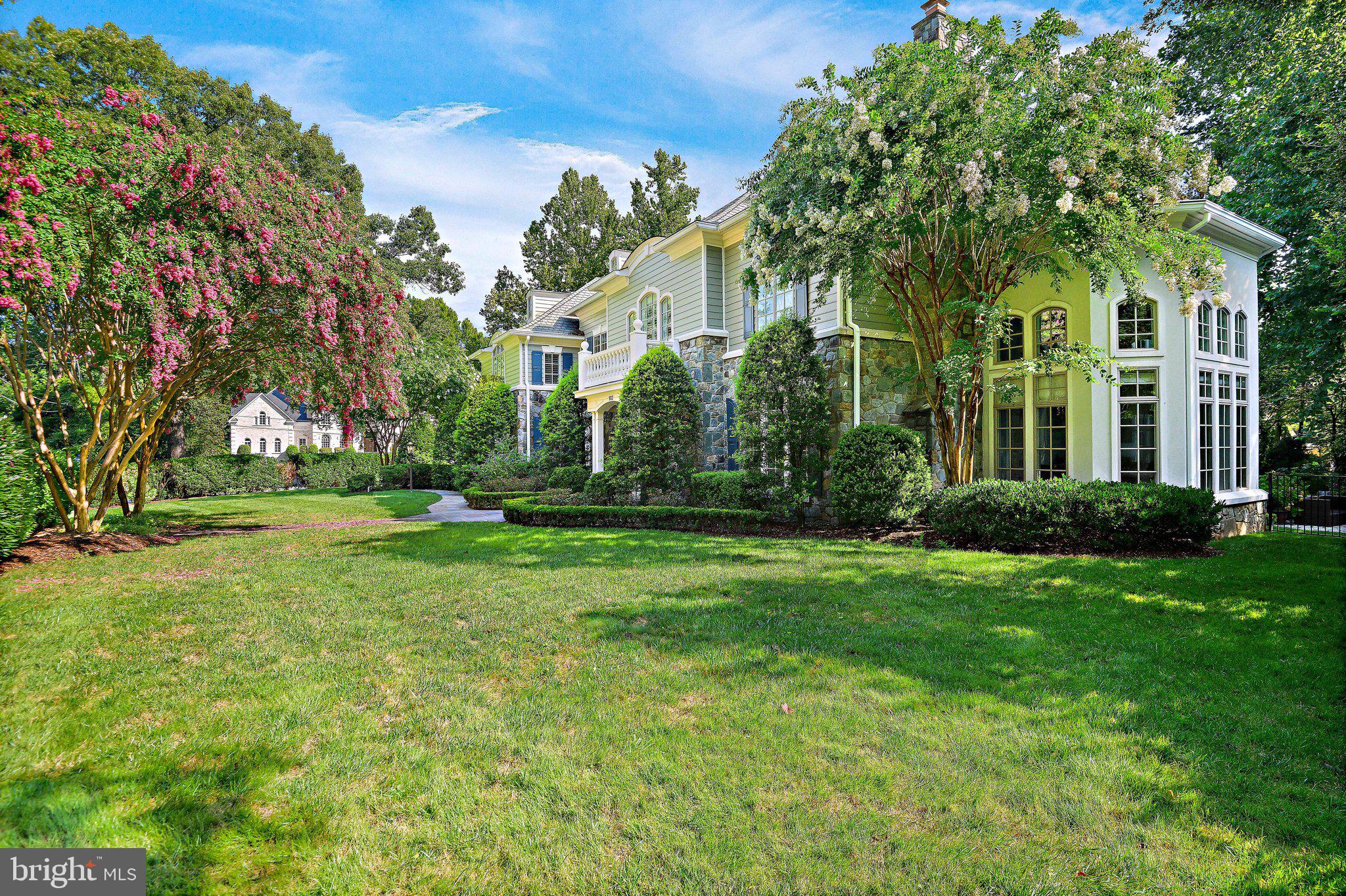 903 DOUGLASS DRIVE