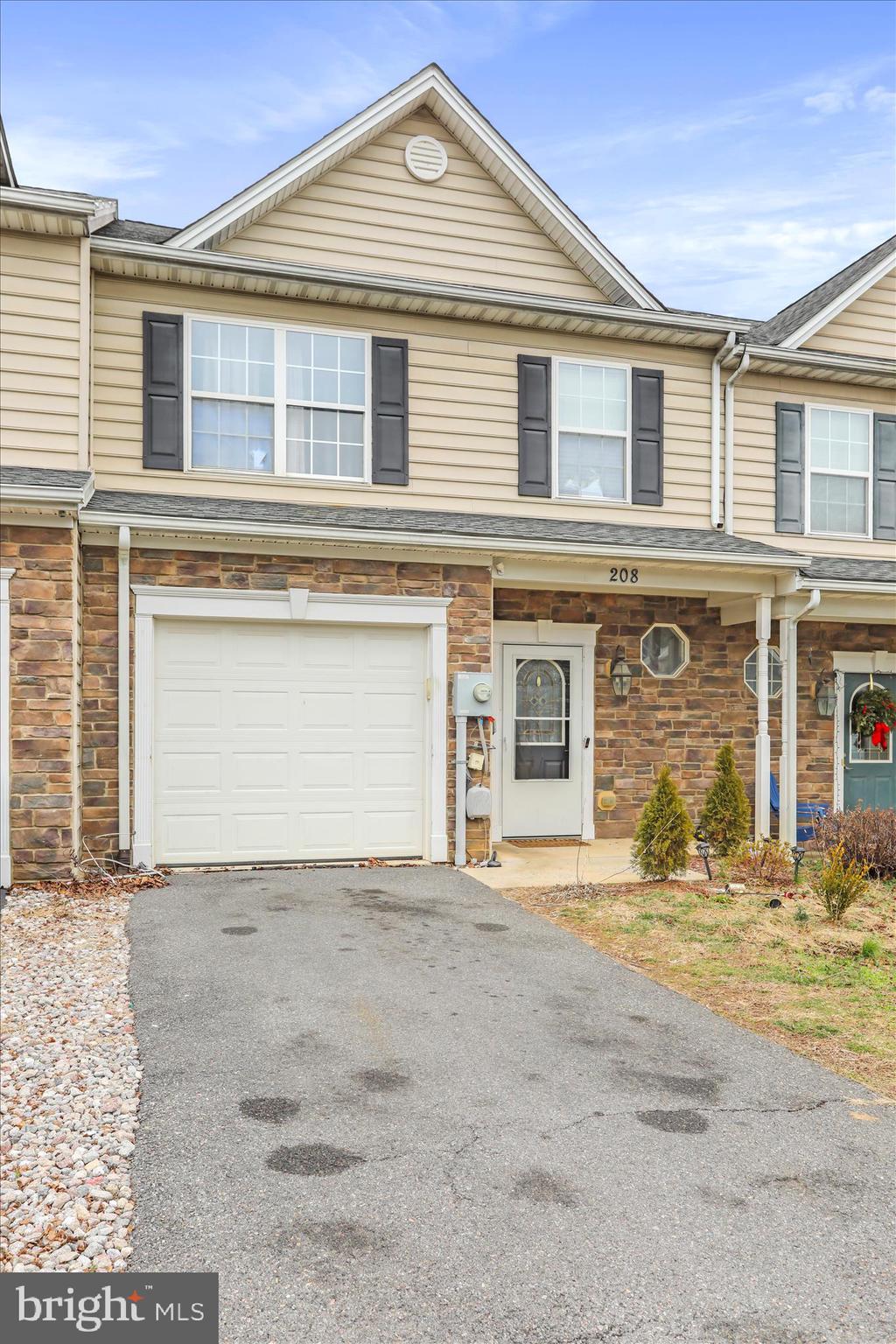 208 WHITLEY DRIVE 44