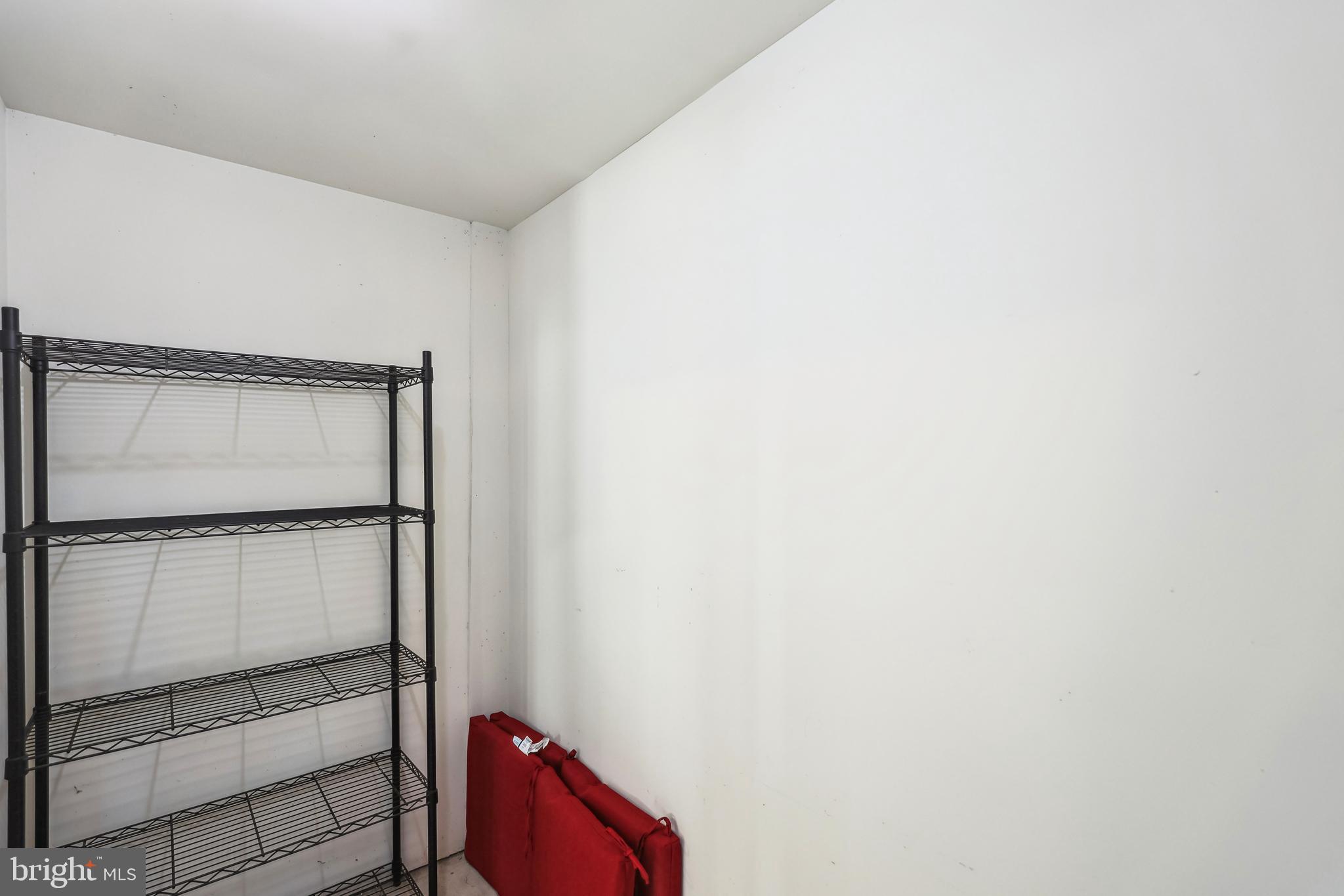 WATERFORD SQUARE - Residential