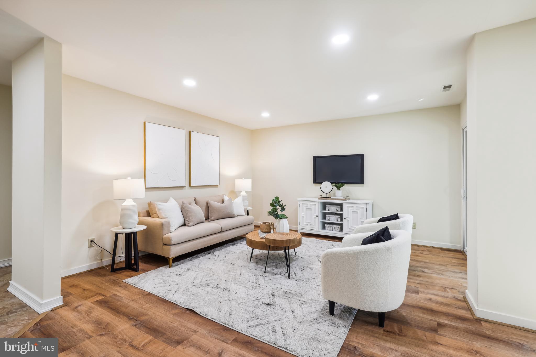 WATERFORD SQUARE - Residential