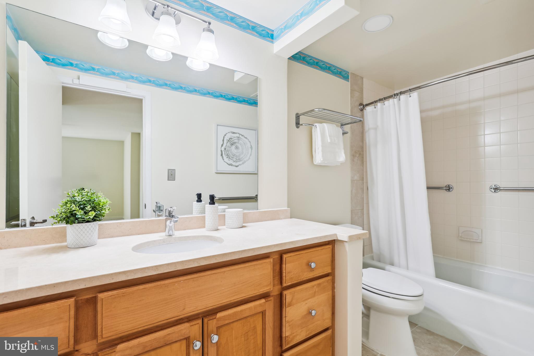 WATERFORD SQUARE - Residential