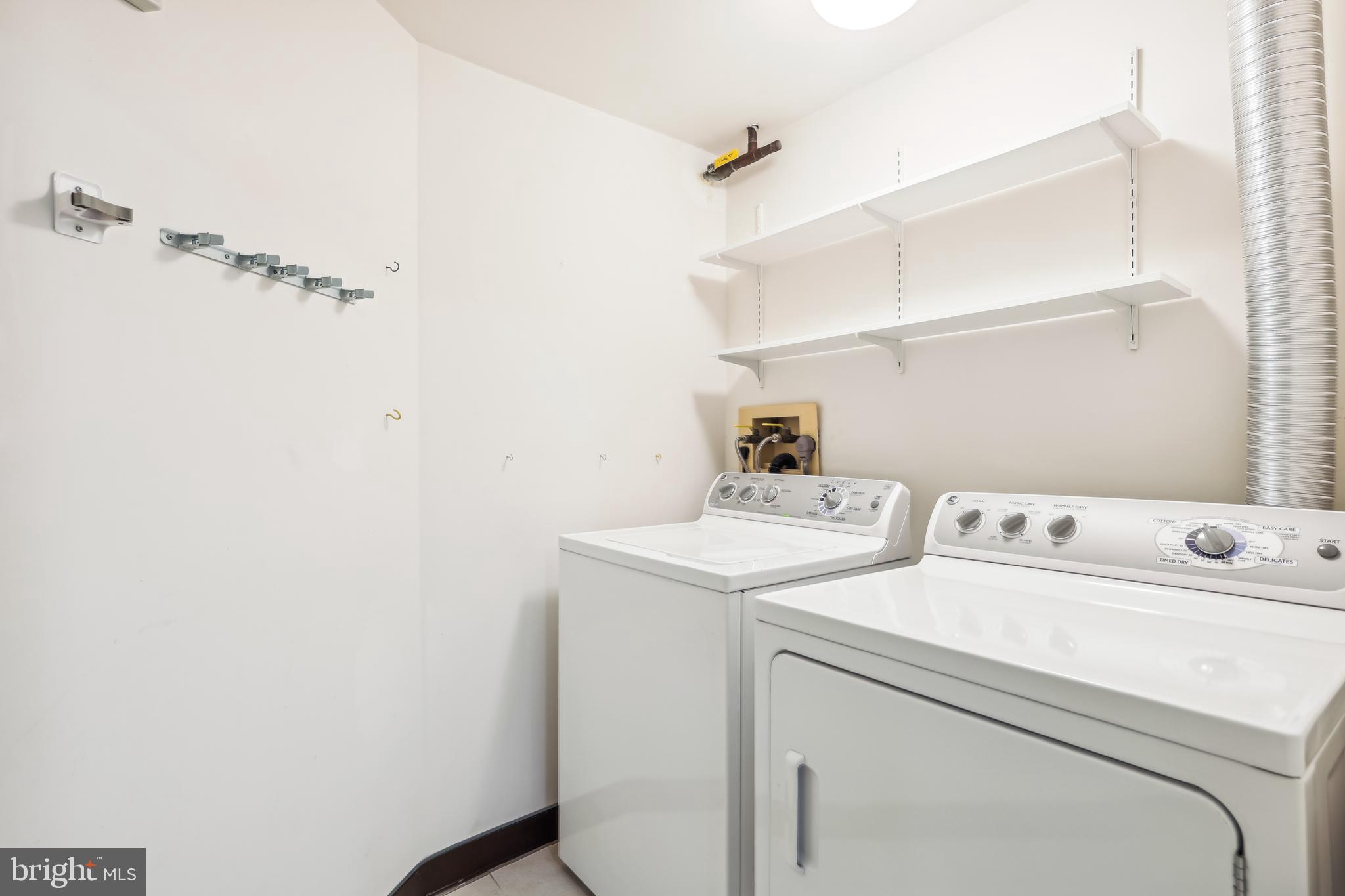 WATERFORD SQUARE - Residential