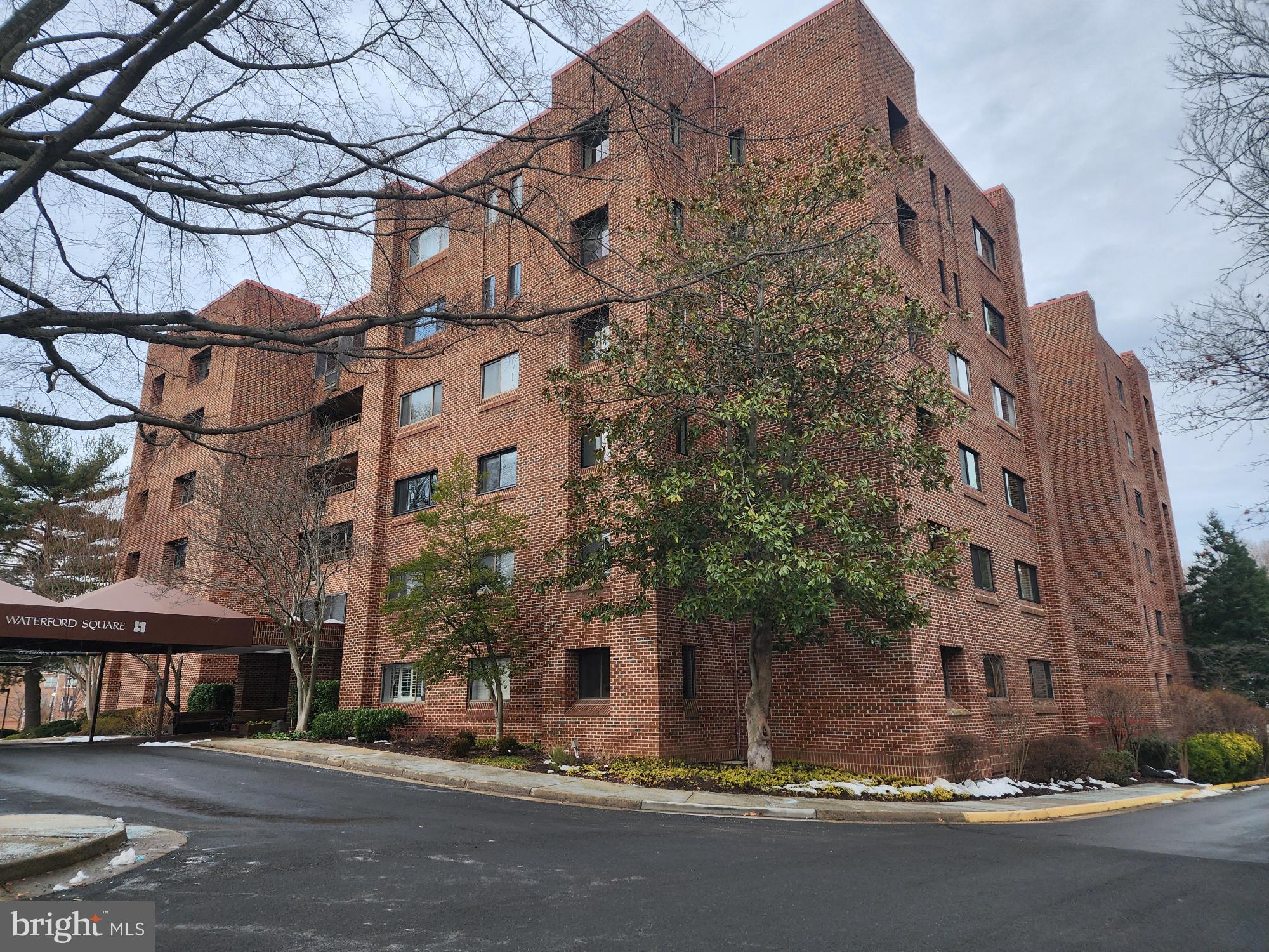 WATERFORD SQUARE - Residential