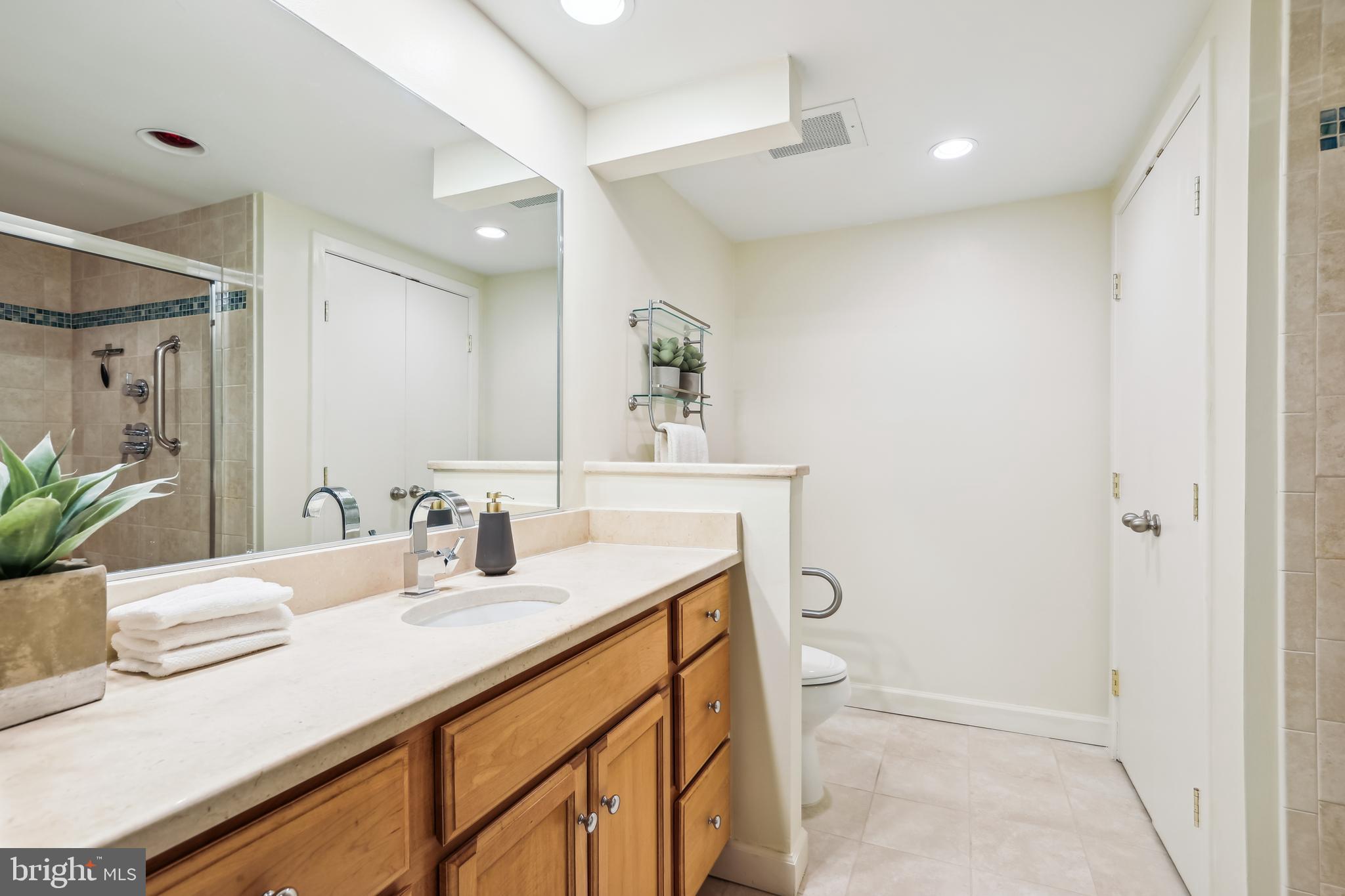 WATERFORD SQUARE - Residential