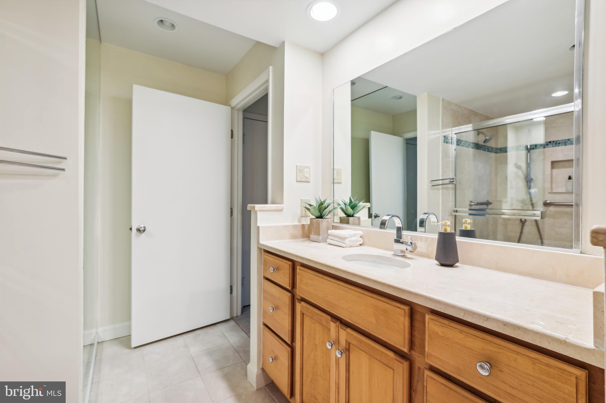 WATERFORD SQUARE - Residential