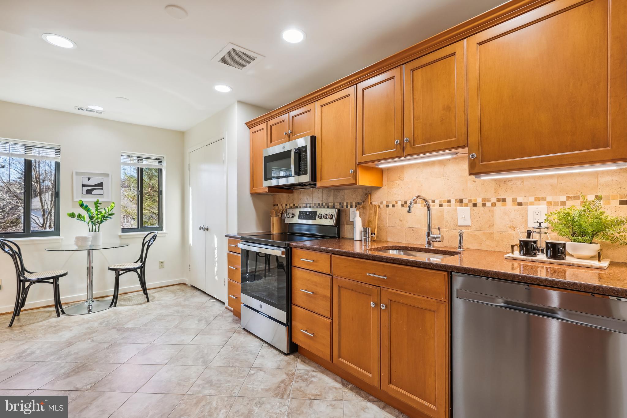 WATERFORD SQUARE - Residential