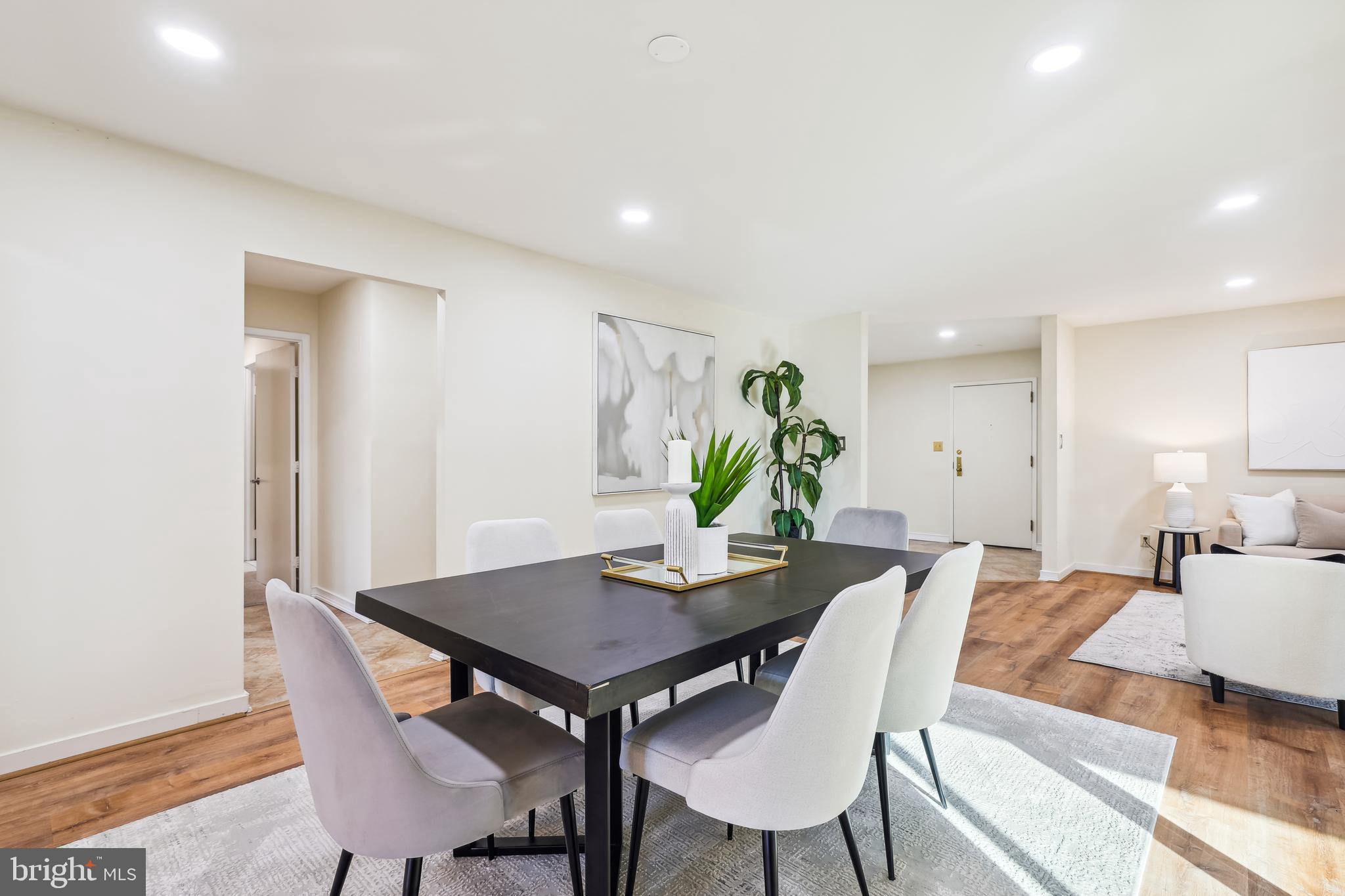 WATERFORD SQUARE - Residential