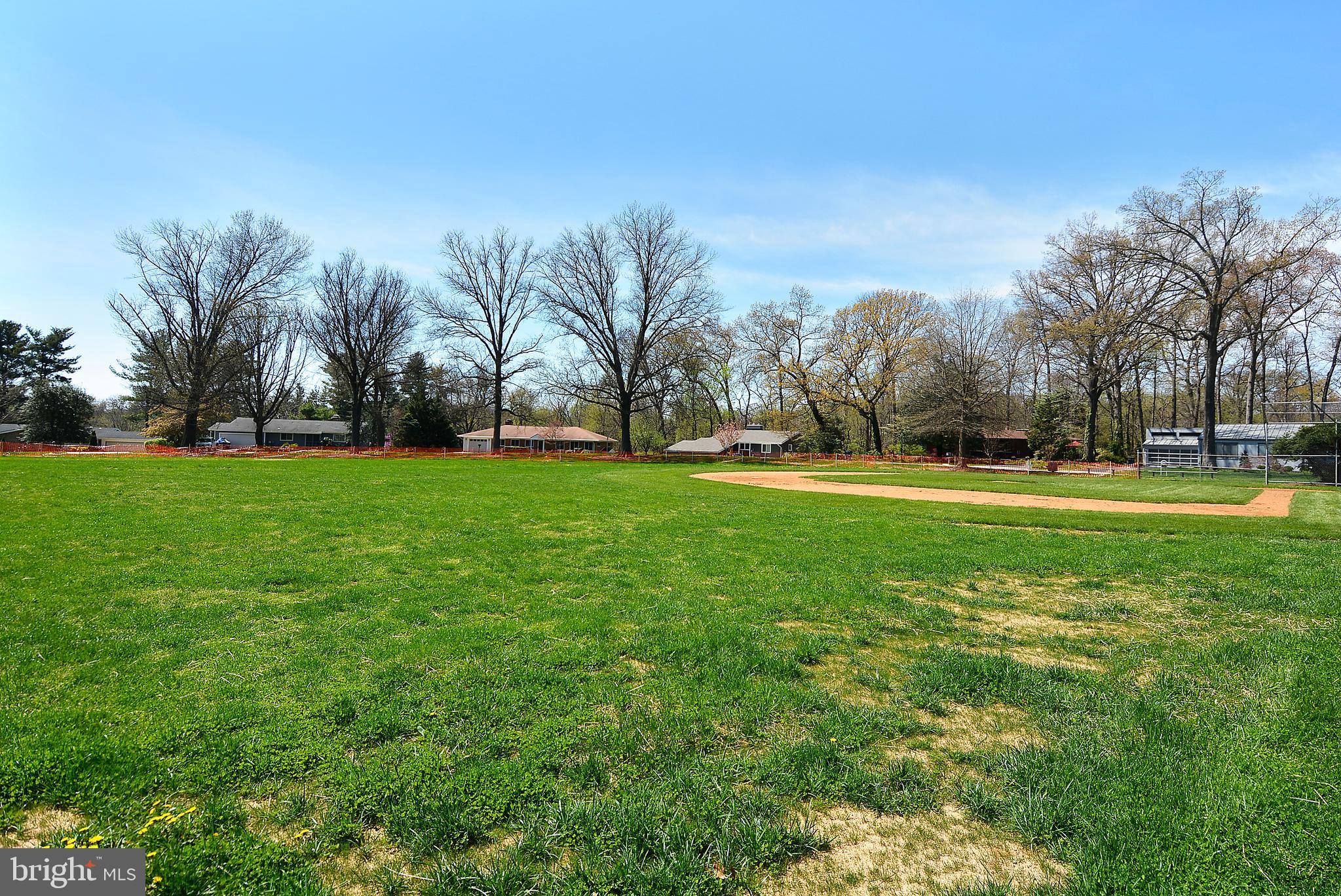 WATERFORD SQUARE - Residential