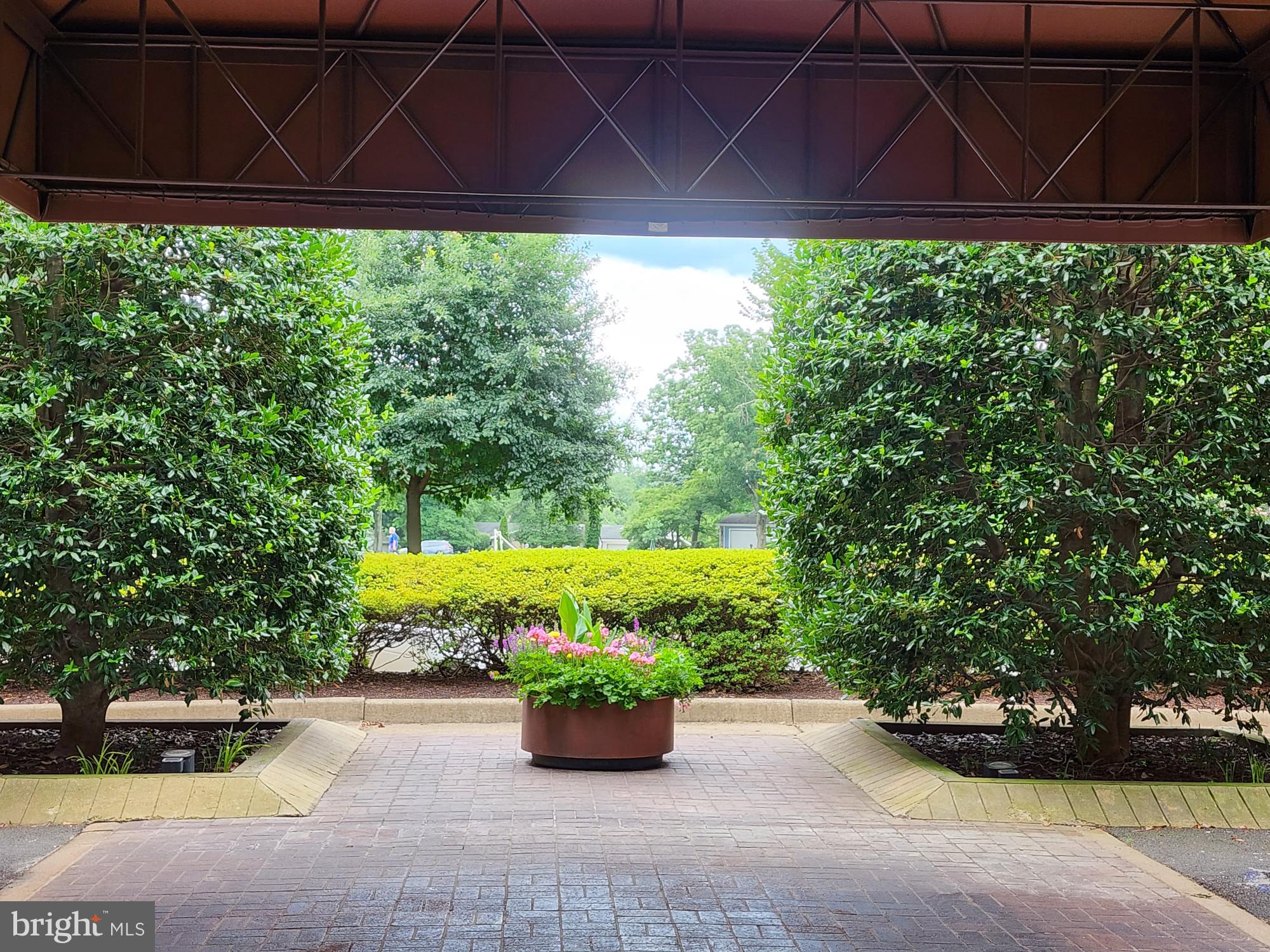 WATERFORD SQUARE - Residential