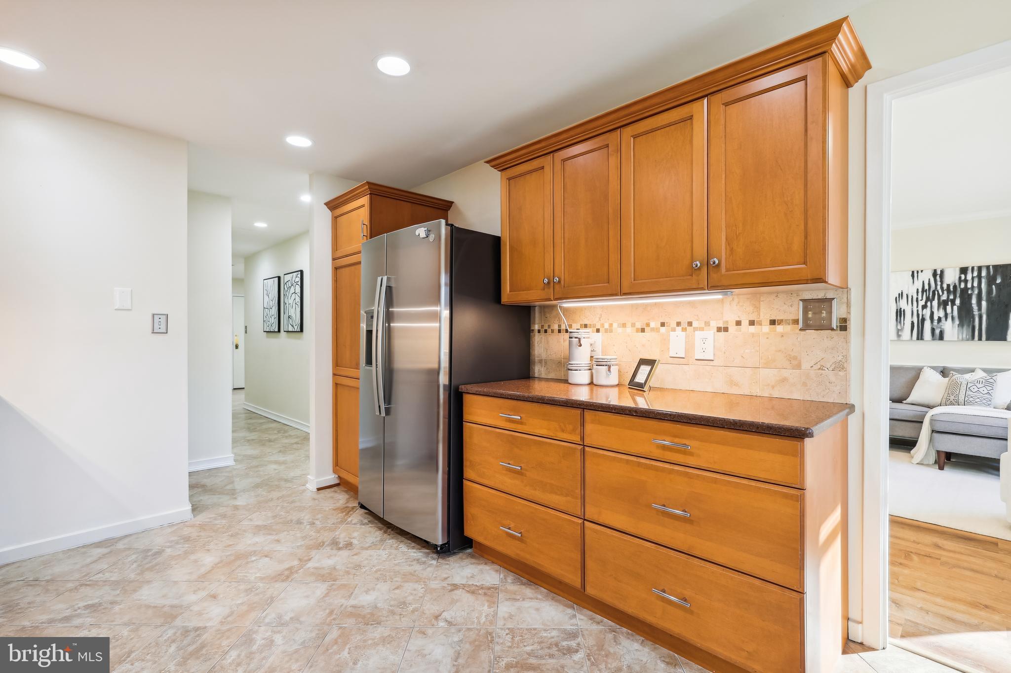 WATERFORD SQUARE - Residential