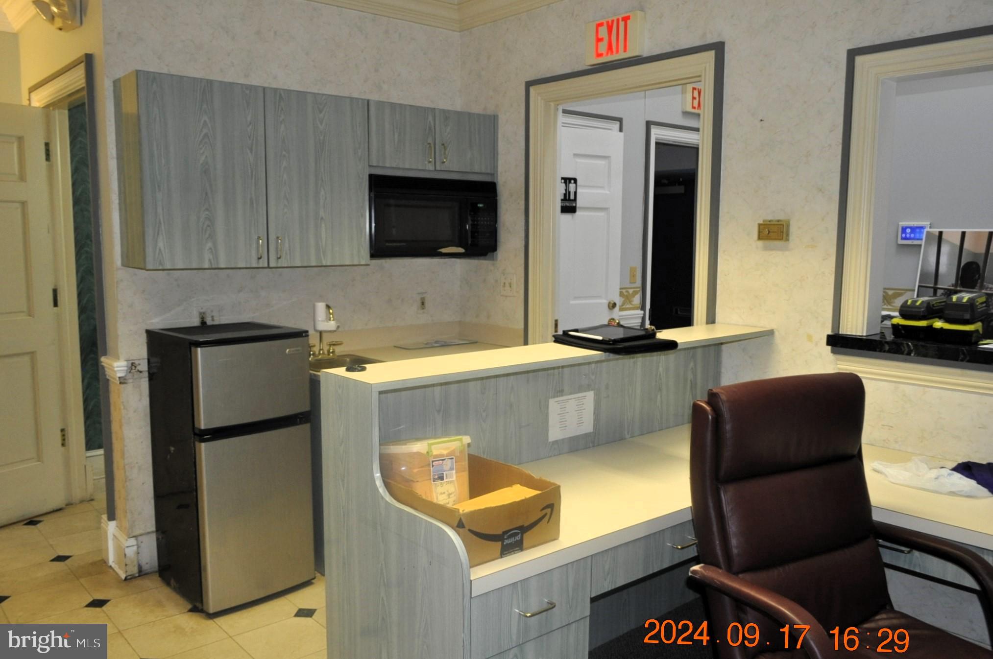 BUTCHERS HILL - Commercial Lease