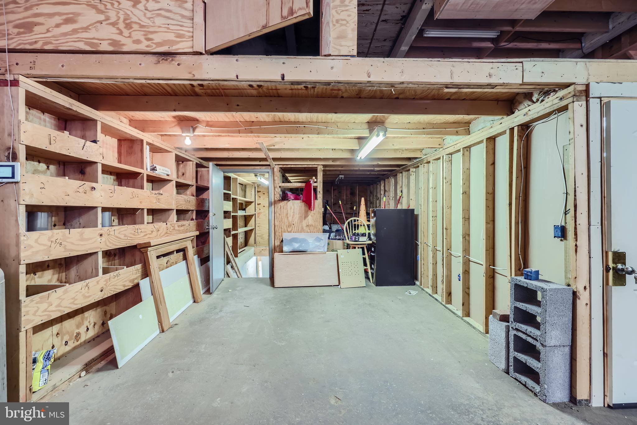 BUTCHERS HILL - Commercial Lease