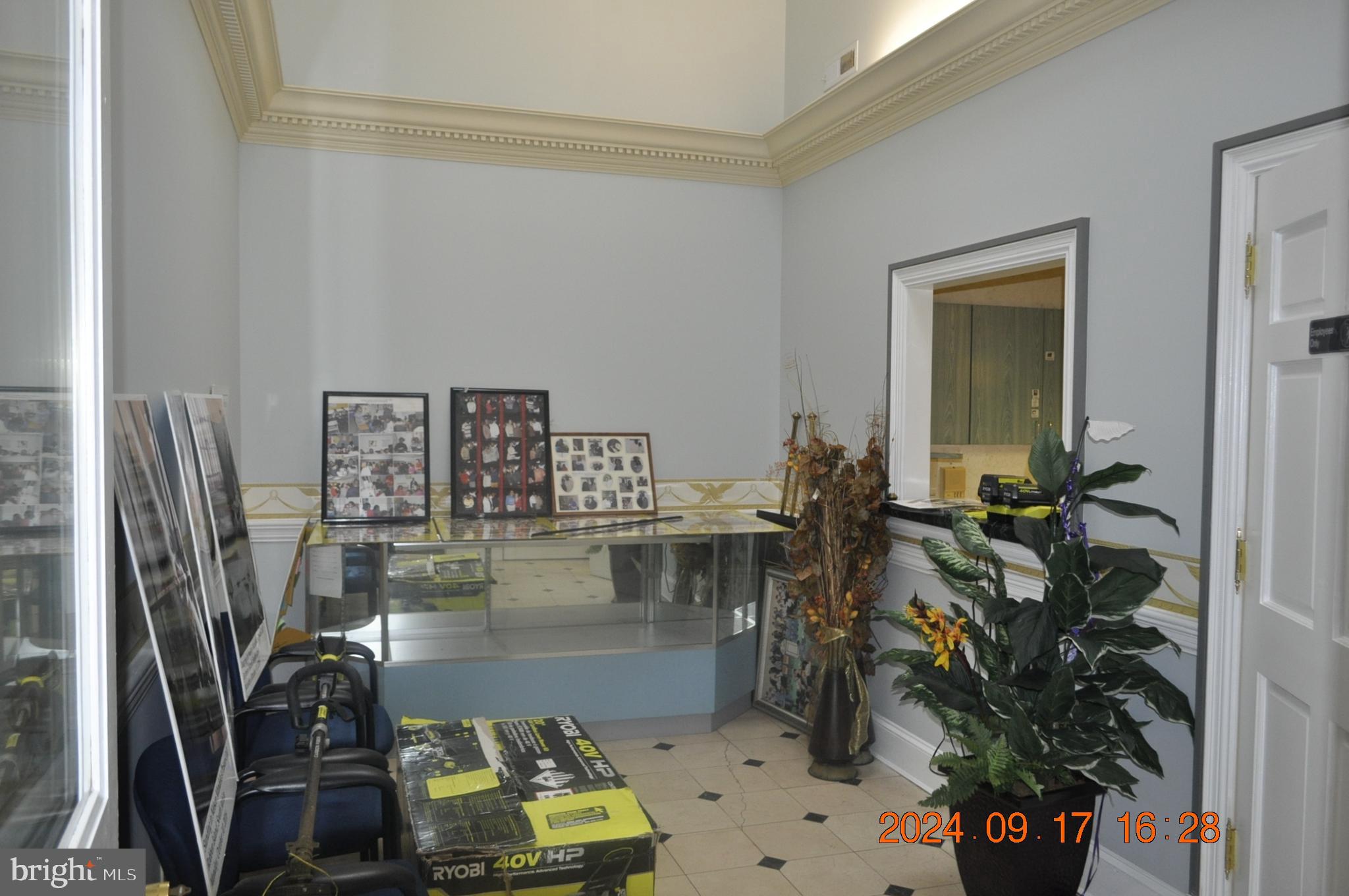 BUTCHERS HILL - Commercial Lease