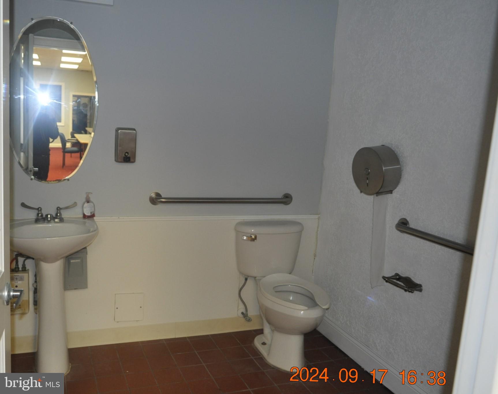 BUTCHERS HILL - Commercial Lease