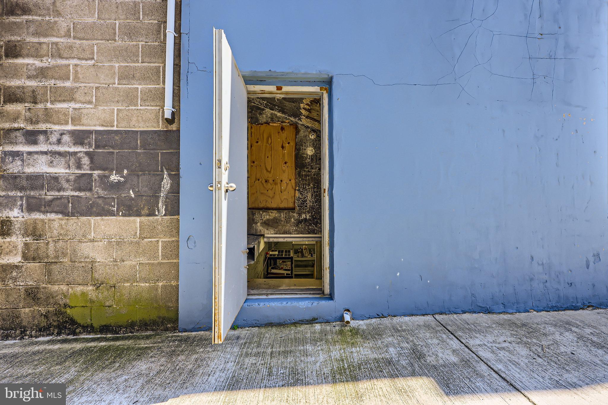 BUTCHERS HILL - Commercial Lease