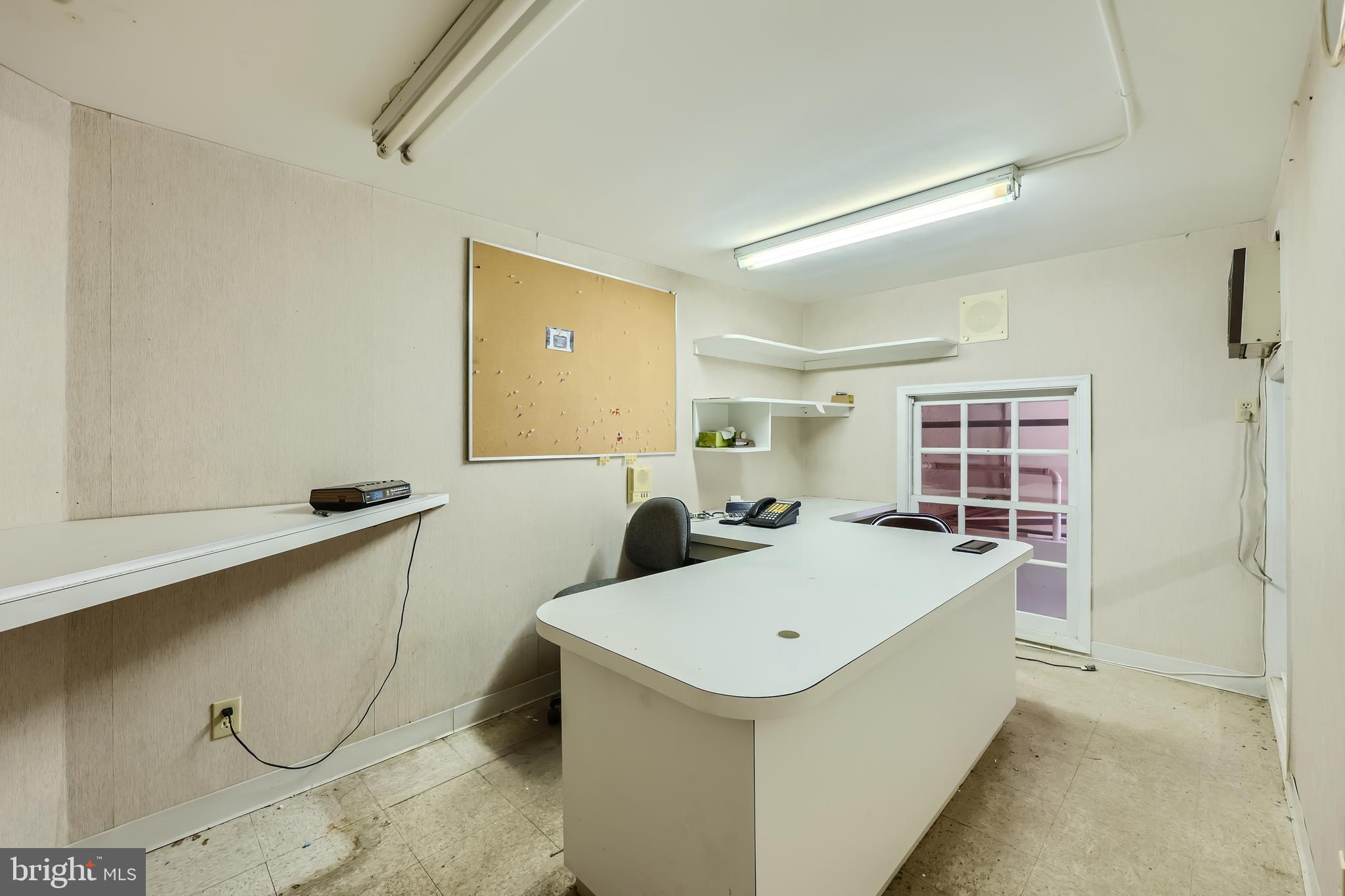 BUTCHERS HILL - Commercial Lease