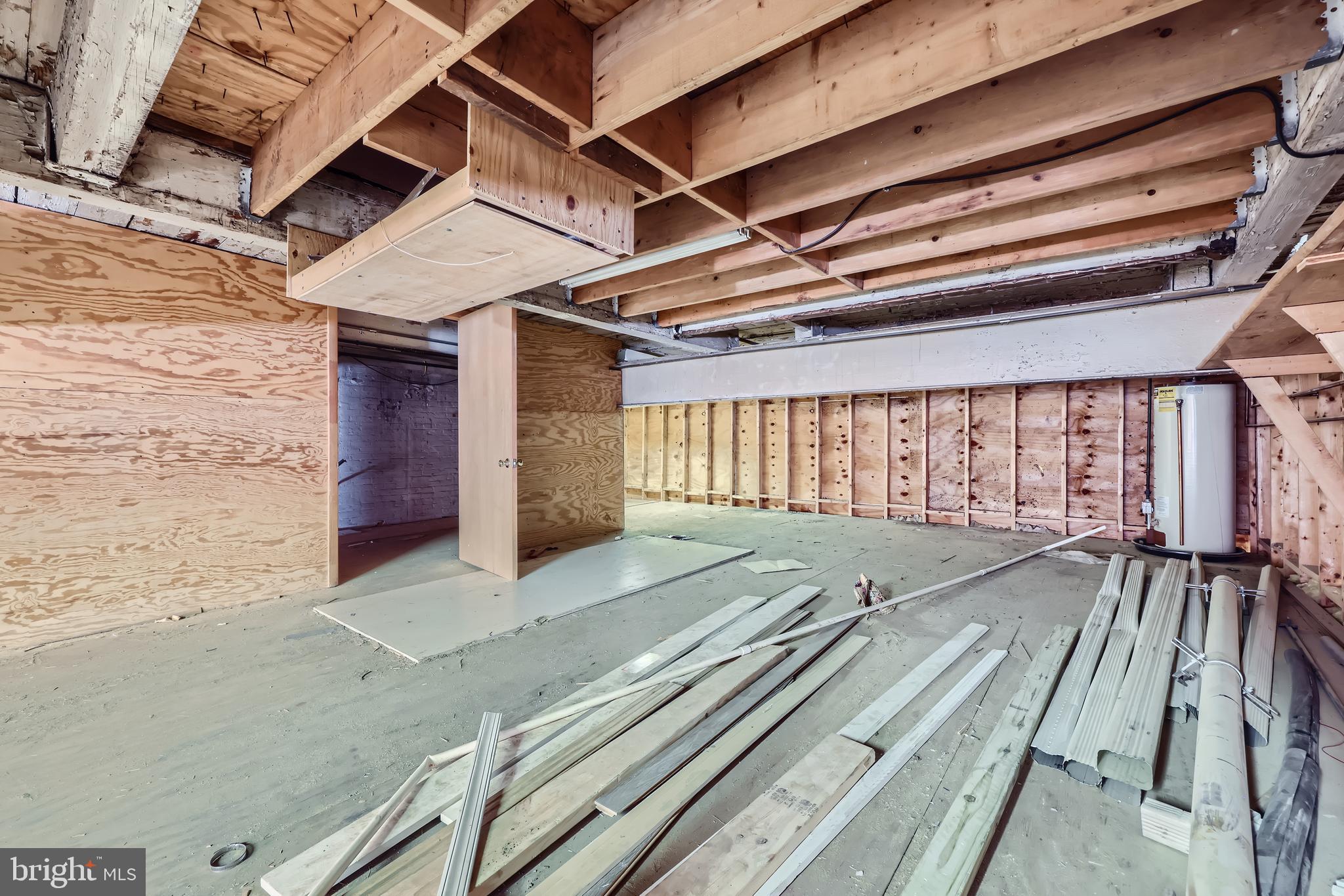 BUTCHERS HILL - Commercial Lease