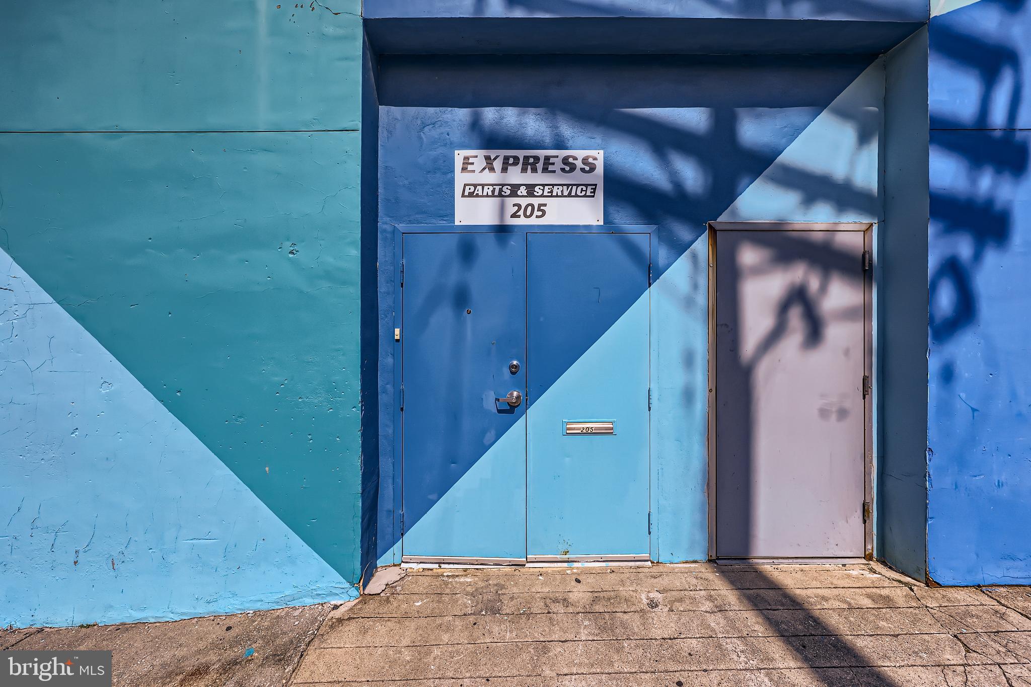 BUTCHERS HILL - Commercial Lease